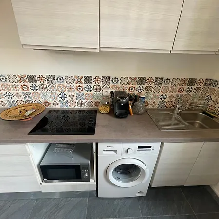 Charmant Dans Une Maison Nicoise